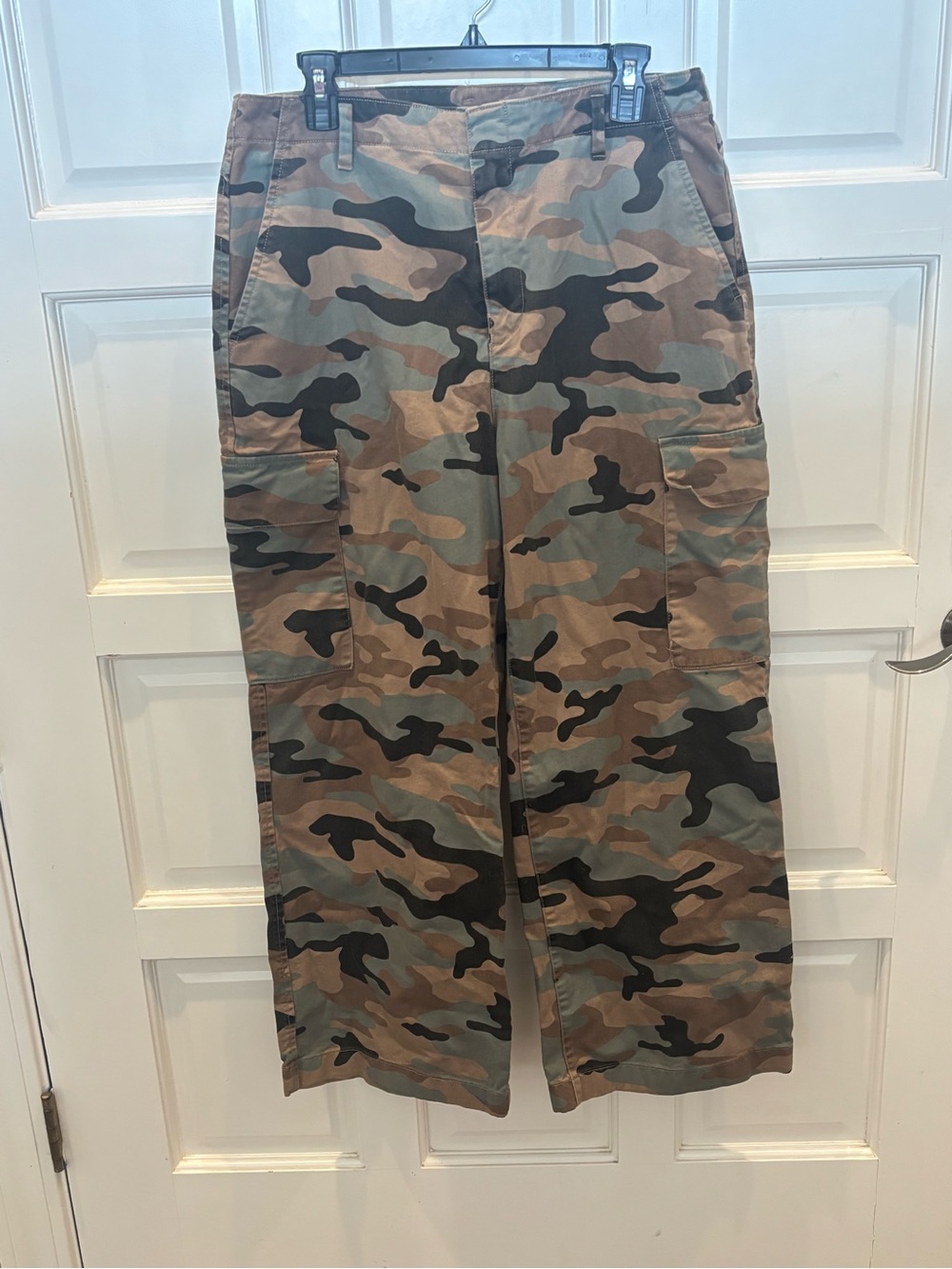 Gap camouflage pants